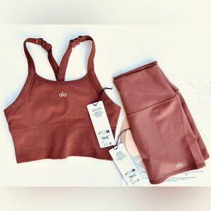 NWT! ALO Yoga chestnut SET. Seamless rib bra size S and biker 5” shorts size XS